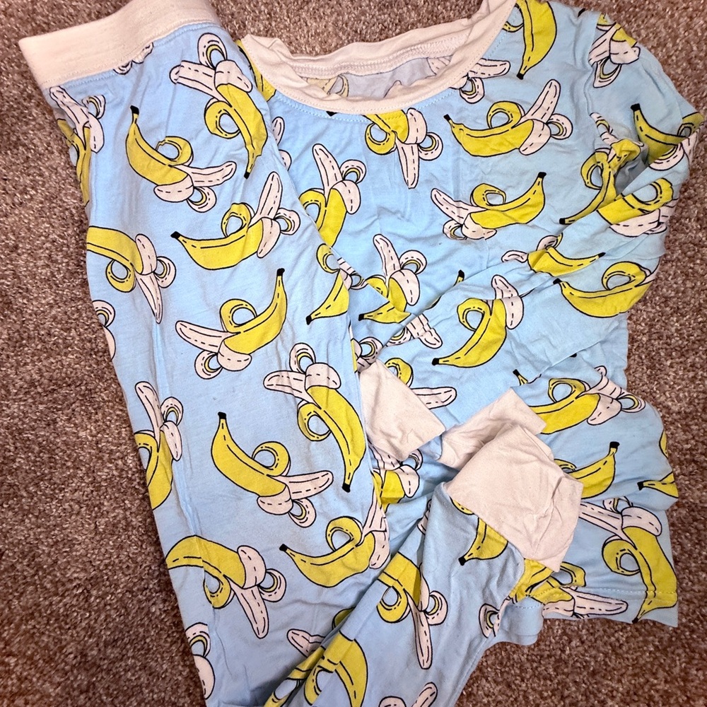 Little Sleepies Yellow Banana Kids Pajama Set, long sleeve 4T.